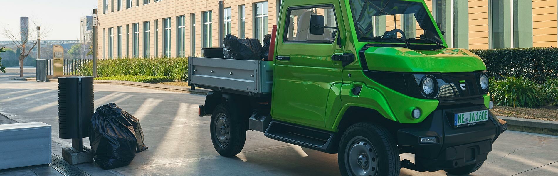 Eberspächer – electrical pre-heaters, air heaters and convectors as additional heaters for passenger cars, trucks, vans and special-purpose vehicles