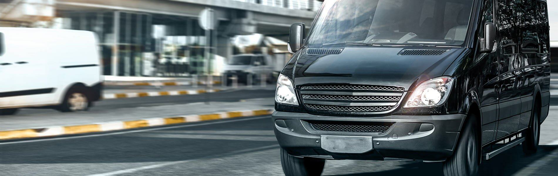 Rooftop-mounted air conditioning systems, split air conditioning systems and pre-heaters for minibuses and midibuses